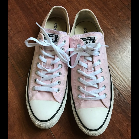Converse Shoes - ❤️❤️❤️Pink Converse low tops